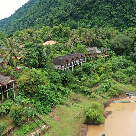 Pdv Guesthouse Muang Ngoi 외부 사진