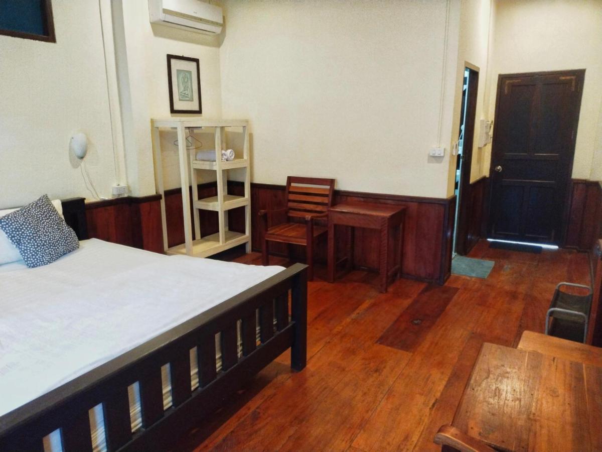 Pdv Guesthouse Muang Ngoi 외부 사진