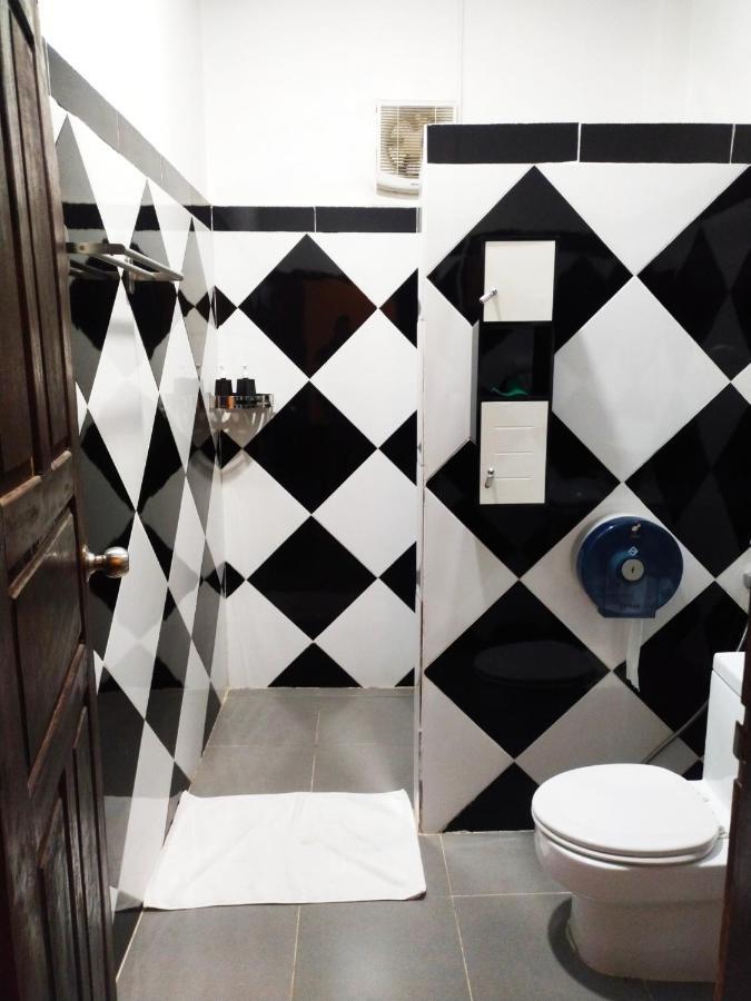 Pdv Guesthouse Muang Ngoi 외부 사진