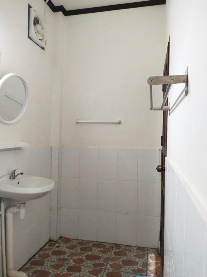 Pdv Guesthouse Muang Ngoi 외부 사진