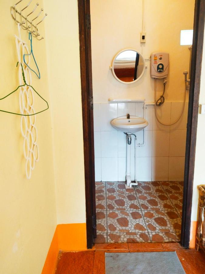 Pdv Guesthouse Muang Ngoi 외부 사진