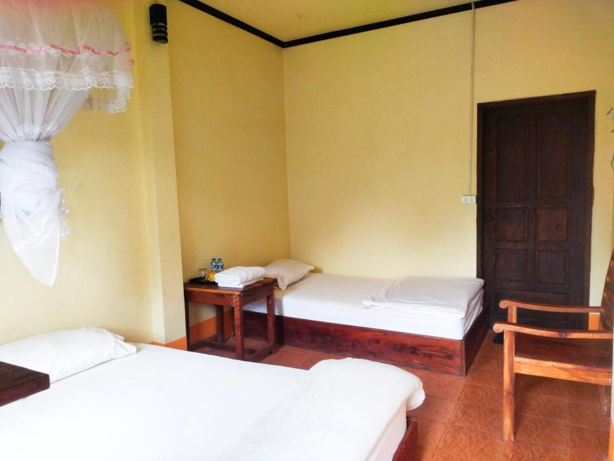 Pdv Guesthouse Muang Ngoi 외부 사진