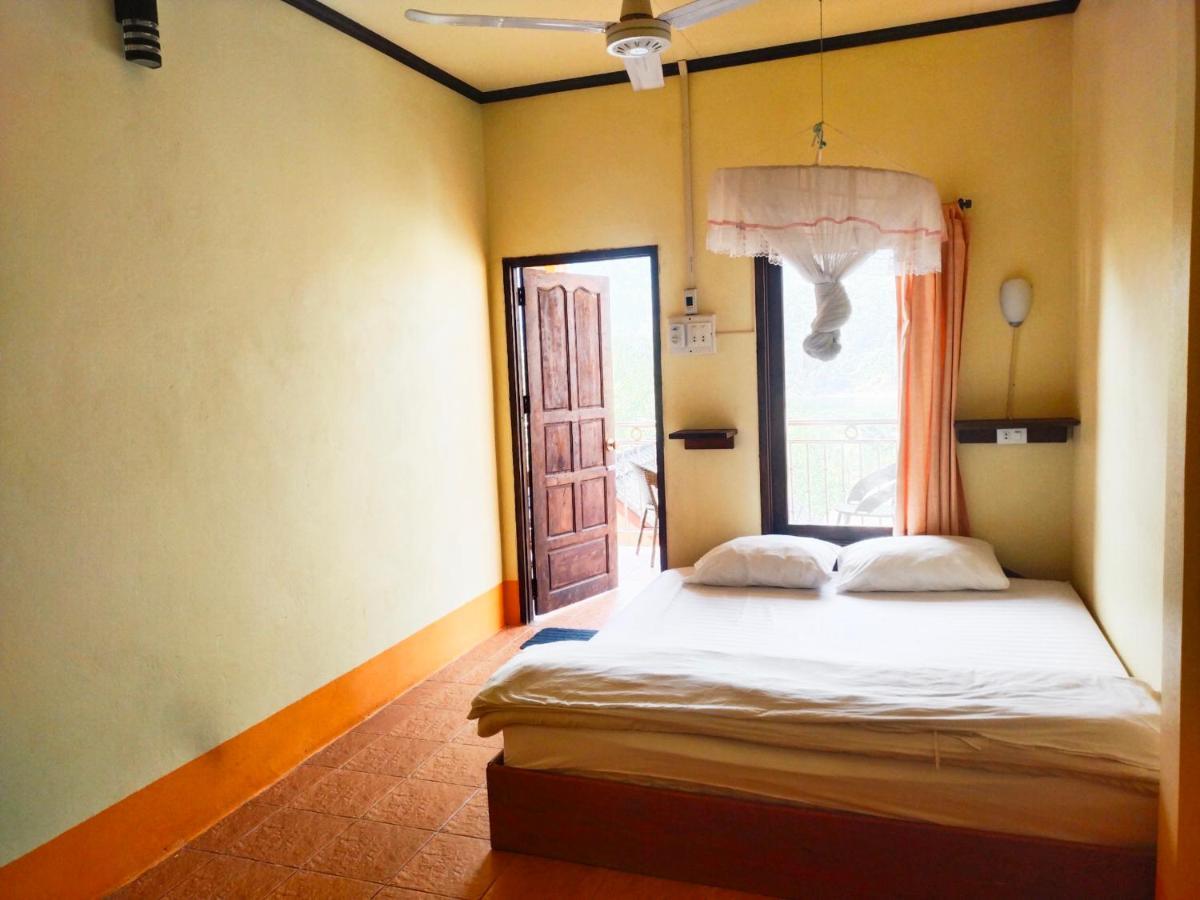 Pdv Guesthouse Muang Ngoi 외부 사진